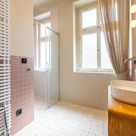 아파트 Luxury 2br In Old Town With Ac By Easybnb Premium 프라하