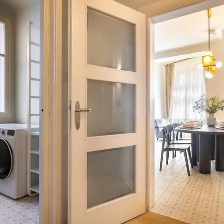아파트 Luxury 2br In Old Town With Ac By Easybnb Premium