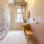Luxury 2br In Old Town With Ac By Easybnb Premium Apartment Prag