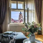 Luxury 2br In Old Town With Ac By Easybnb Premium