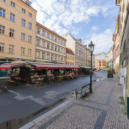 Apartman Luxury 2 Bedroom With Ac In The Old Town