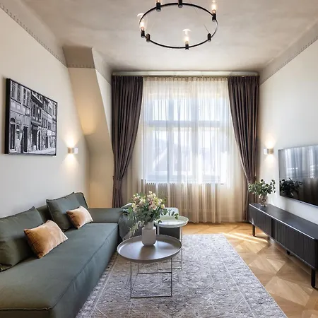 Apartman Luxury 2 Bedroom With Ac In The Old Town *